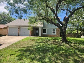 Building Photo - 6715 Skynook Dr