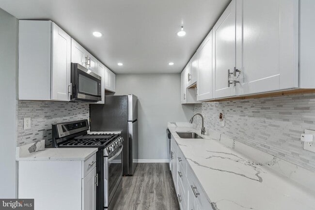 Foto del edificio - 4600 Duke St
