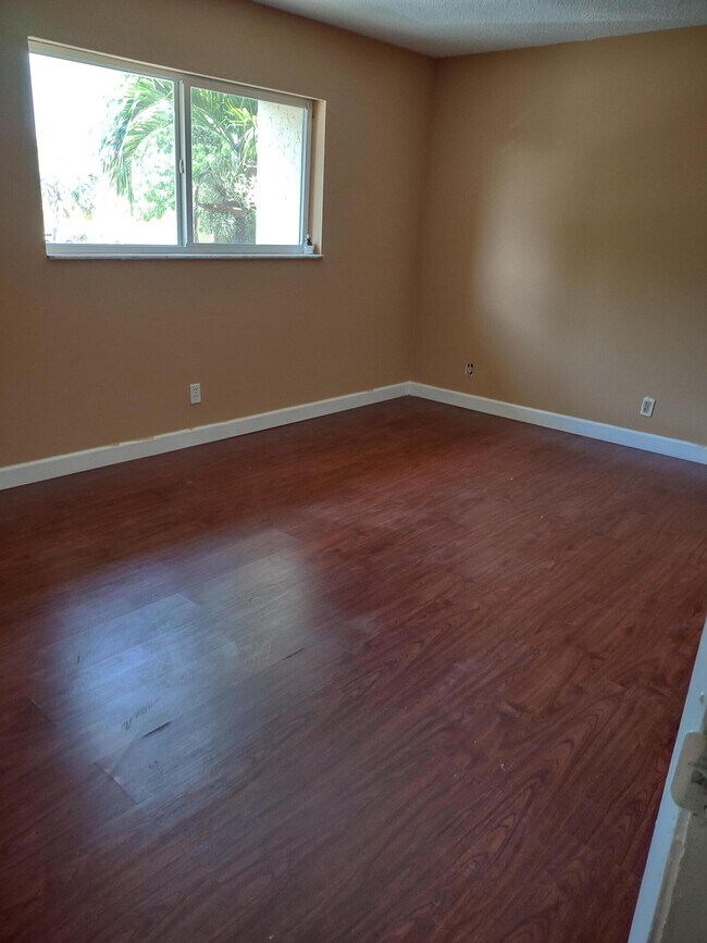 Building Photo - 5724  Blueberry Court 36 Lauderhill Fl 33313
