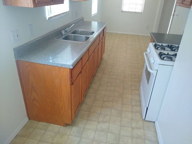 Building Photo - G03- 626&amp;626.5 OLIVE ST