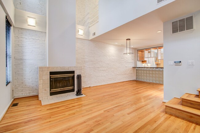Building Photo - Updated 4-Level Rowhome with Rooftop Deck!