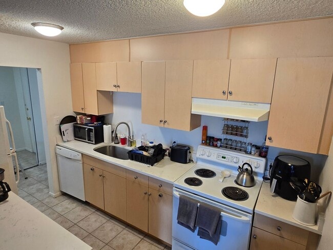 Foto del edificio - Charming 1-Bedroom Condo in the Heart of Denver's University Neighborhood