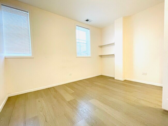 Building Photo - 3441 S Halsted St