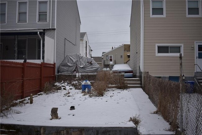 Building Photo - 426 Cedarville St