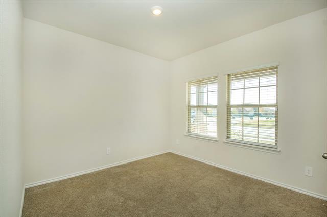 Foto del edificio - 420 Lucky Ln