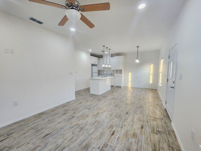 Foto del edificio - 2328 Summit Rd