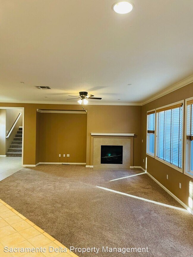 Building Photo - 4 br, 2.5 bath House - 3952  Tule St