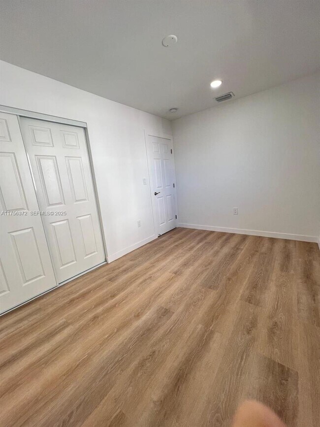 Foto del edificio - 4227 NW 5th St