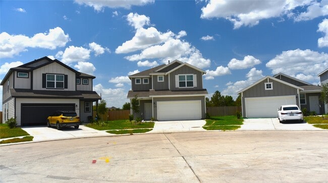 Building Photo - 16322 Dutton Clover Dr