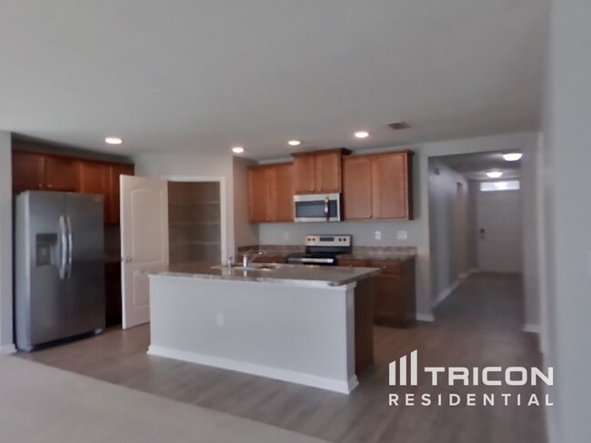 Building Photo - 2110 Pebble Point Dr