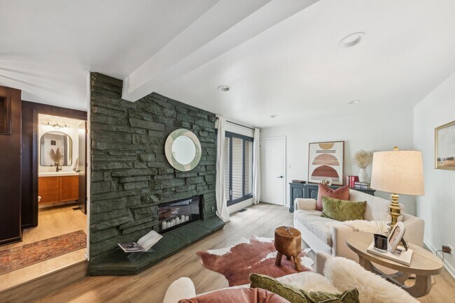 Foto del edificio - 607 Pheasant Ln