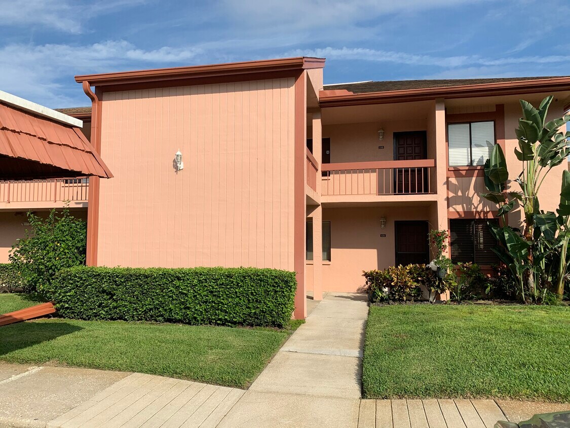 132 Lakeside Dr, Oldsmar, FL 34677 Townhome Rentals in Oldsmar FL