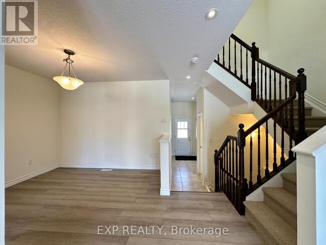 Building Photo - 3353 Woodroffe Ave