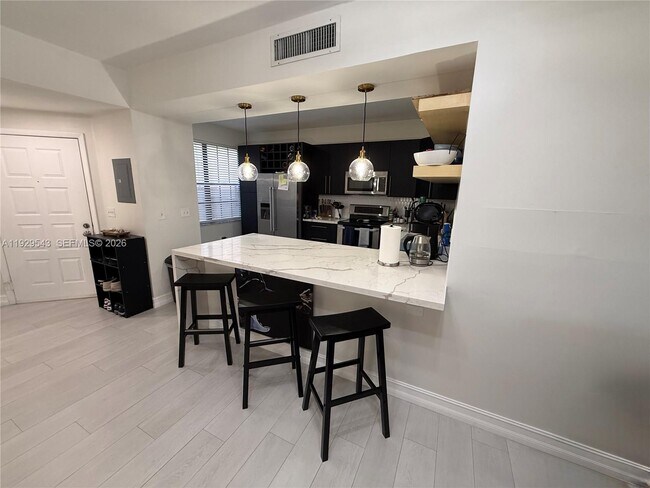 Foto del edificio - 11864 NW 11th St