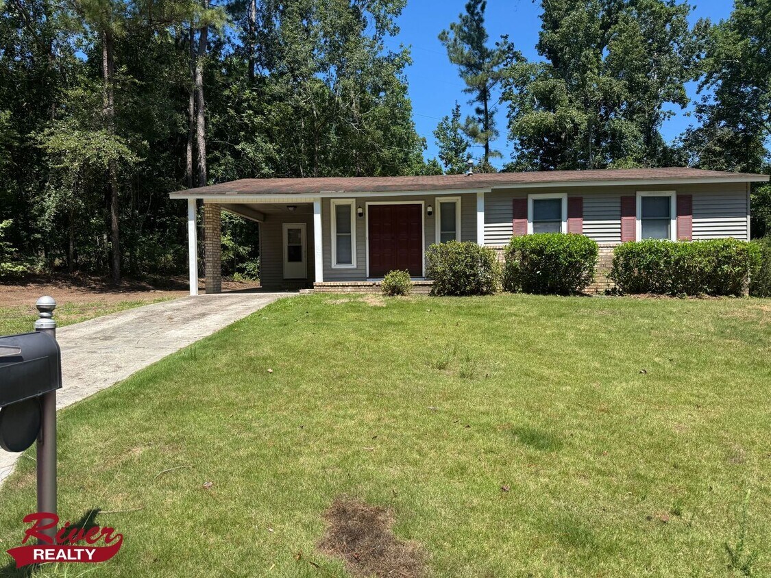Foto principal - 3 Bedroom House in Hephzibah, Georgia