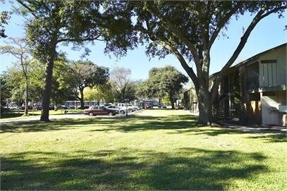 Primary Photo - 1101 E Main St