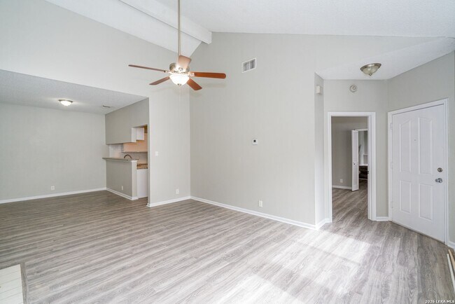Foto del edificio - 2826 Village Pkwy