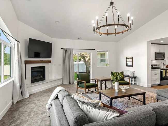 Foto del edificio - Fully Renovated 5-Bed Home with RV Parking & Garage | Sandy