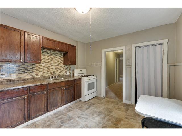 Foto del edificio - Large 5 Bedroom 2 Bathroom Home in Saint Paul!!