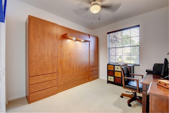 Building Photo - 6940 Southport Dr