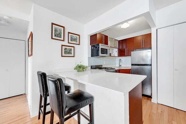 Foto del edificio - 184 Thompson St