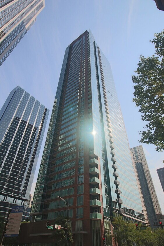 Primary Photo - 505 N McClurg Ct