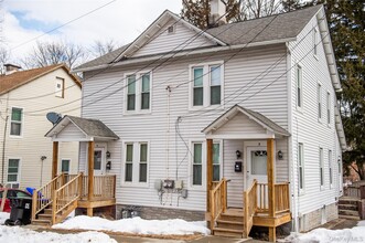 Building Photo - 2-4 Elm Pl