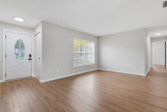 Photo - 14505 Farm Hills Pl (Tampa, FL) House