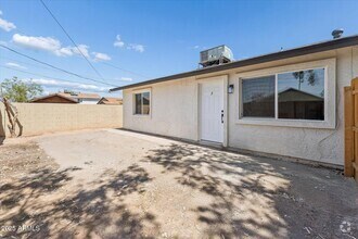 Building Photo - 2739 E Tamarisk Ave