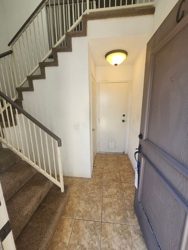 Building Photo - Beautiful 2 bedroom 1.75  bath Home Alta Loma