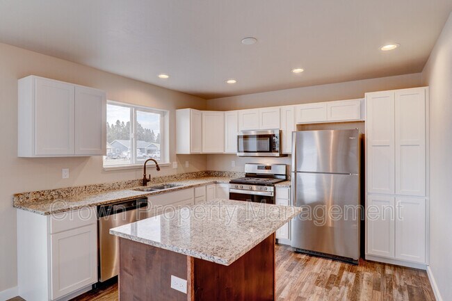 Foto del edificio - 517 Sparrow Rd