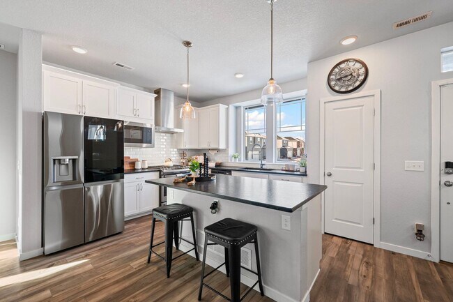 Foto del edificio - Gorgeous 3 Bed 3 bath Home In Wolf Ranch!!!