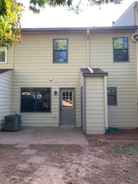 Back patio and storage closet - 6020 Sand Wedge Cir