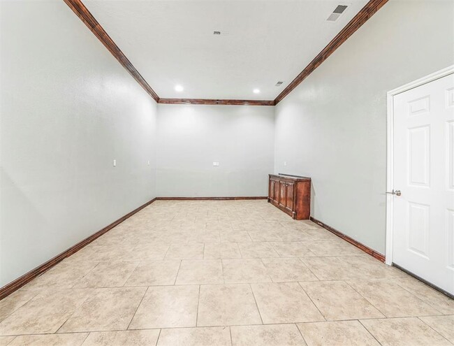 Building Photo - 13802 E Hardy Rd