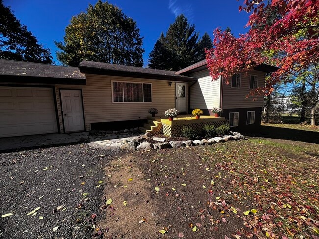 Building Photo - 2615 Metamora Rd