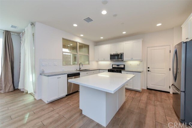Building Photo - 96 Parkwood