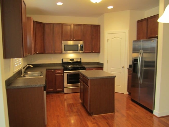 Building Photo - 3 br, 2.5 bath House - 411 Quarterpath Road