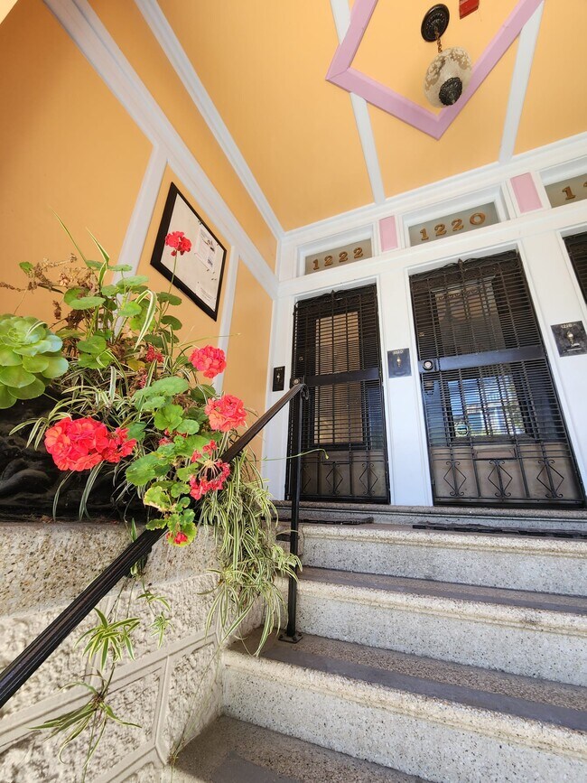 Entryway - 1222 Page St