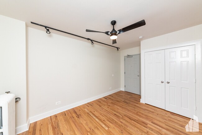 Foto del edificio - 4536 N Sheridan Rd