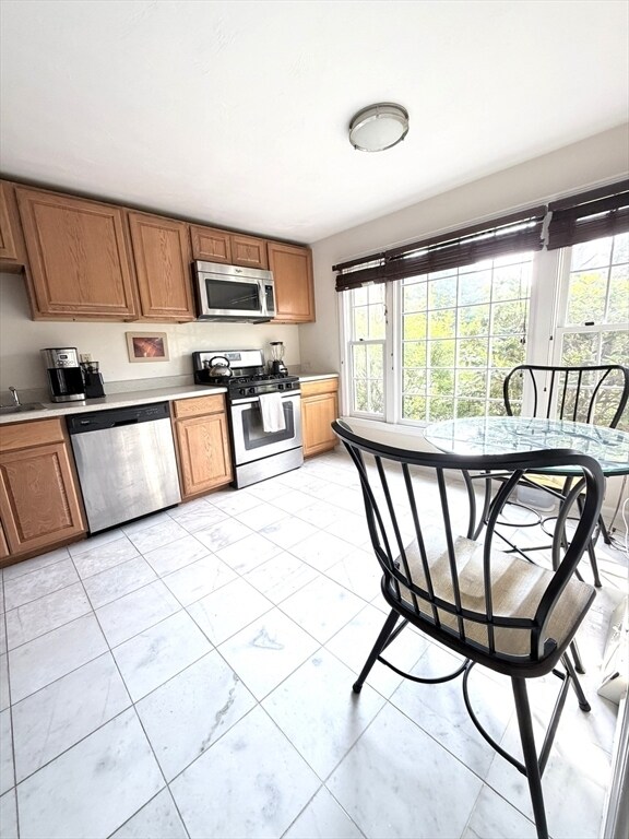 Building Photo - 131 Bellwood Cir