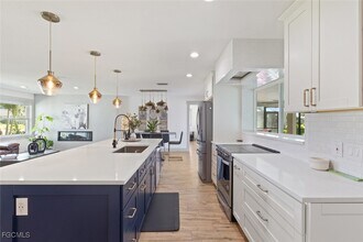 Building Photo - 2232 SE 27th St