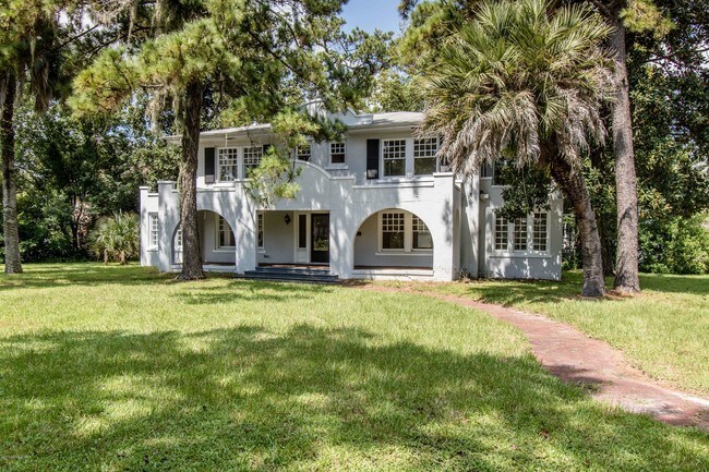 Building Photo - 1492 Avondale Ave