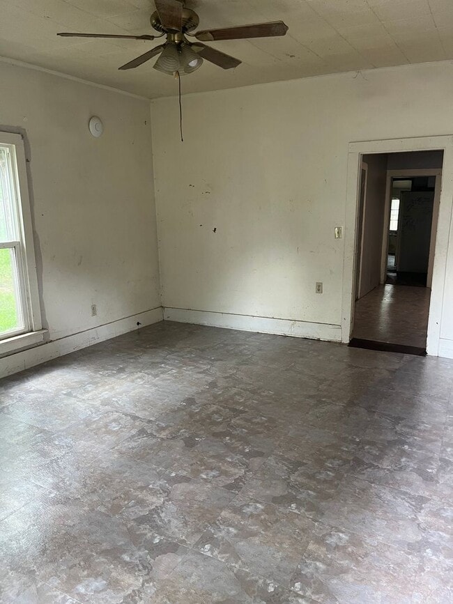 Foto del edificio - $795 - 3 bed 1 bath - Single Family Home