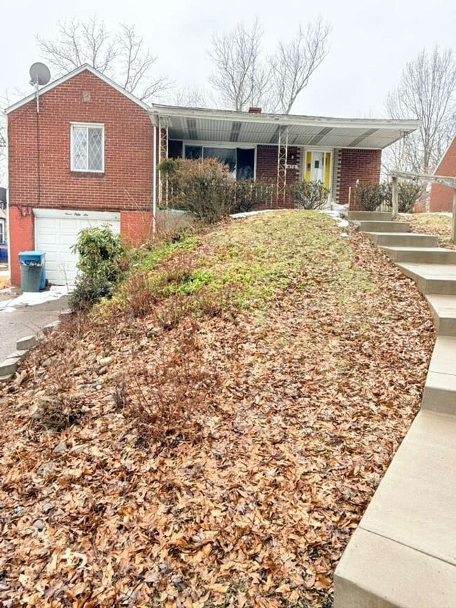 Nice 2BD/1.5BA Single Family Home in Penn Hills - Nice 2BD/1.5BA Single Family Home in Penn Hills