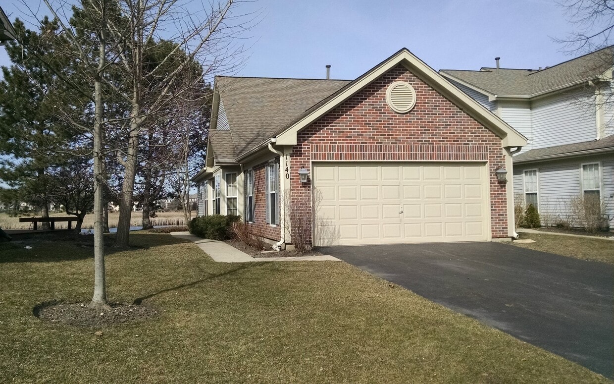 1140 Coldspring Rd, Elgin, IL 60120 Townhome Rentals in Elgin IL