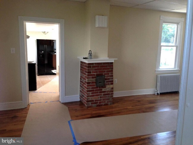 Building Photo - 311 W Potomac St