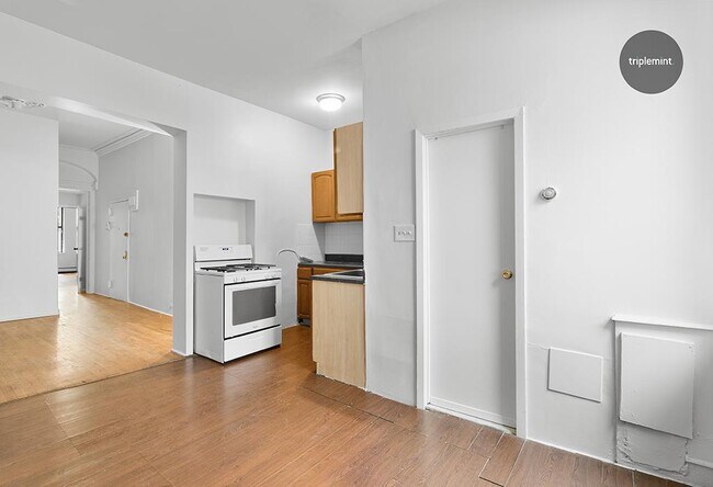 Building Photo - 311 Sixth Avenue