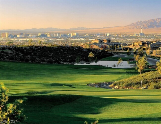 Foto del edificio - 10 Greely Club Tr