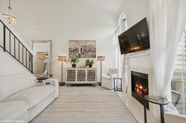 Foto del edificio - 707 Sturnbridge Ln