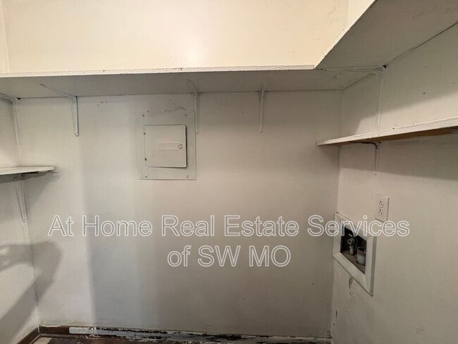 Building Photo - 2002-B E Monroe St